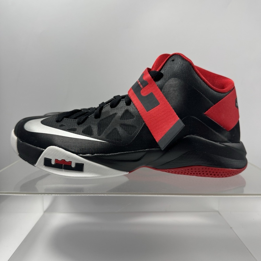 Brand New 2012 Nike LeBron Soldier VI Black Red 525015-001 Sneaker Men's Size 11
